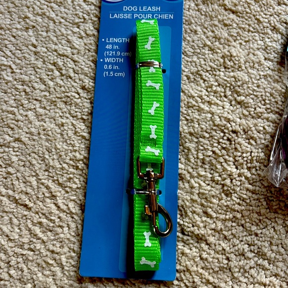 Whisker City Cat Tie-Out and Dog Leash Set - Picture 5 of 9